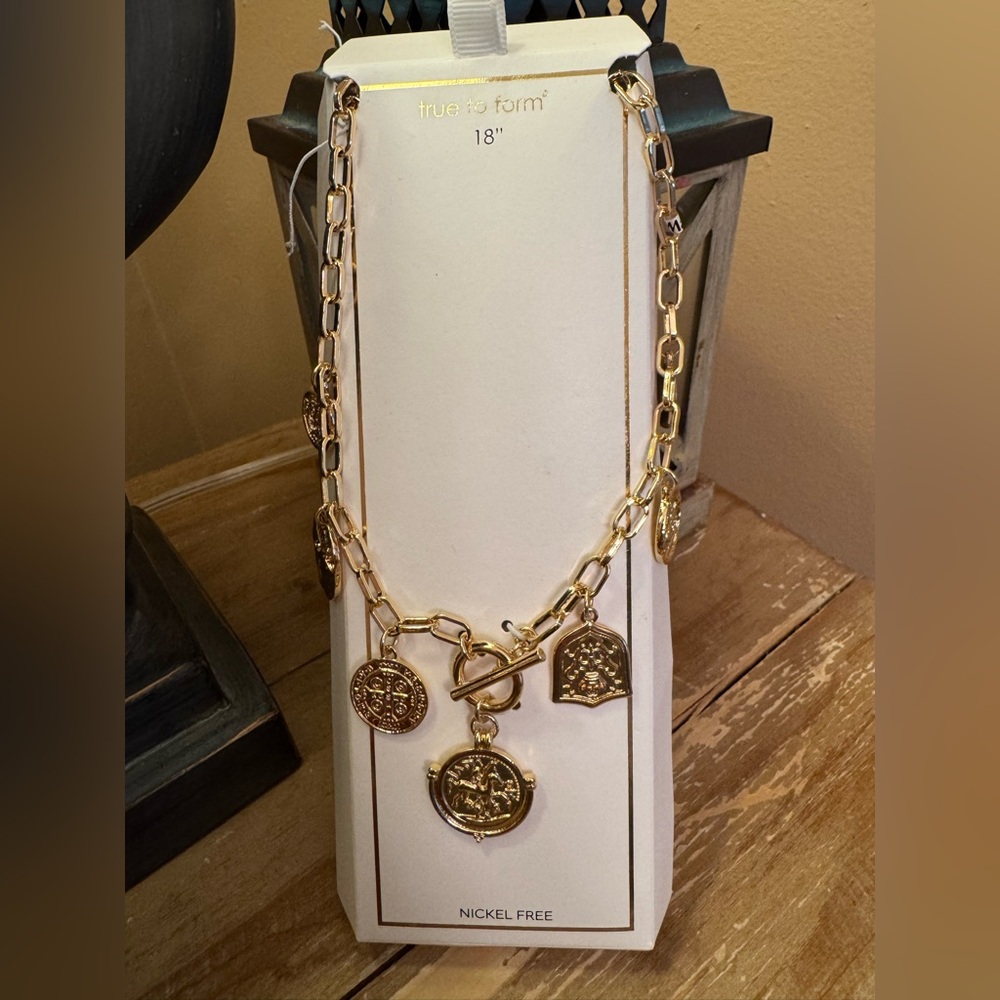 True to form necklace